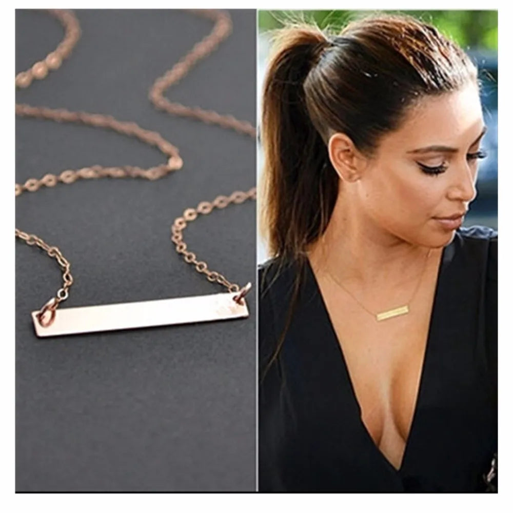 Collier à Deux Feuilles – Élégance et Simplicité