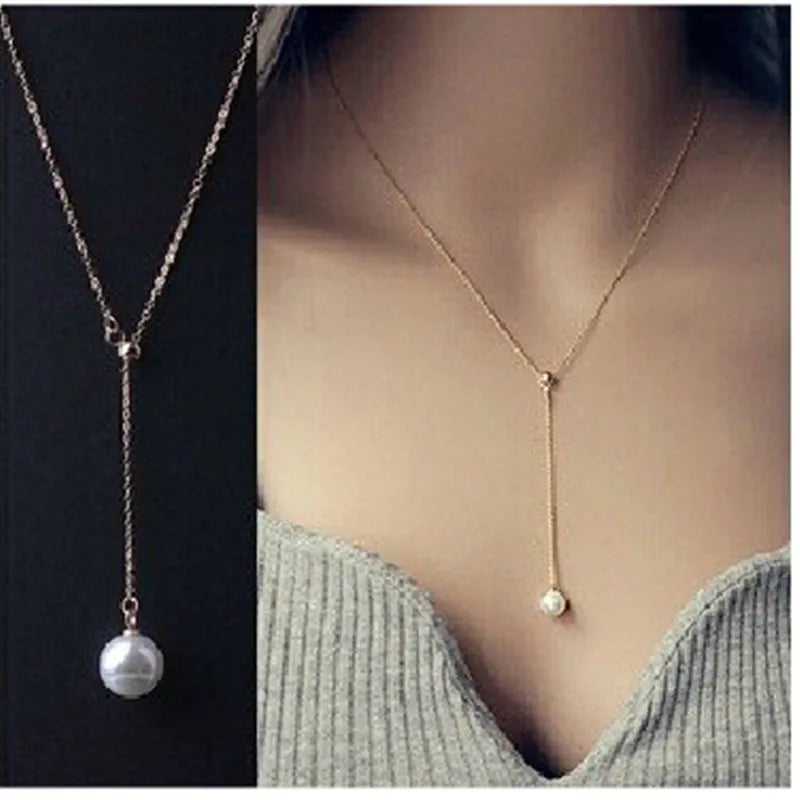 Collier à Deux Feuilles – Élégance et Simplicité