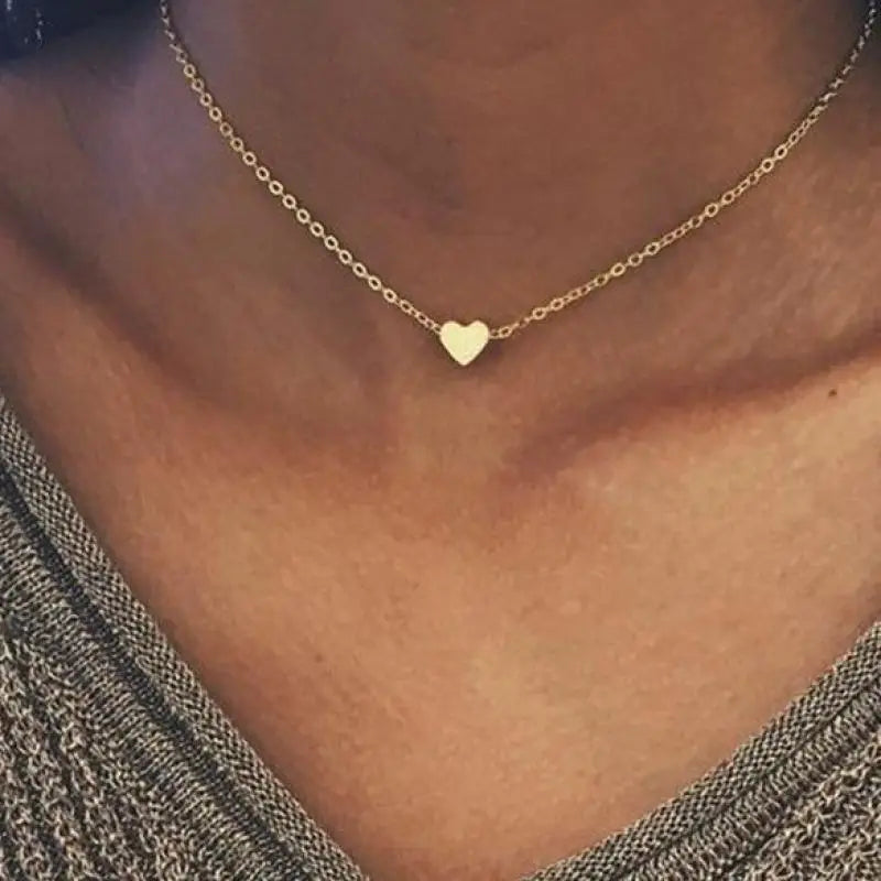 Collier à Deux Feuilles – Élégance et Simplicité