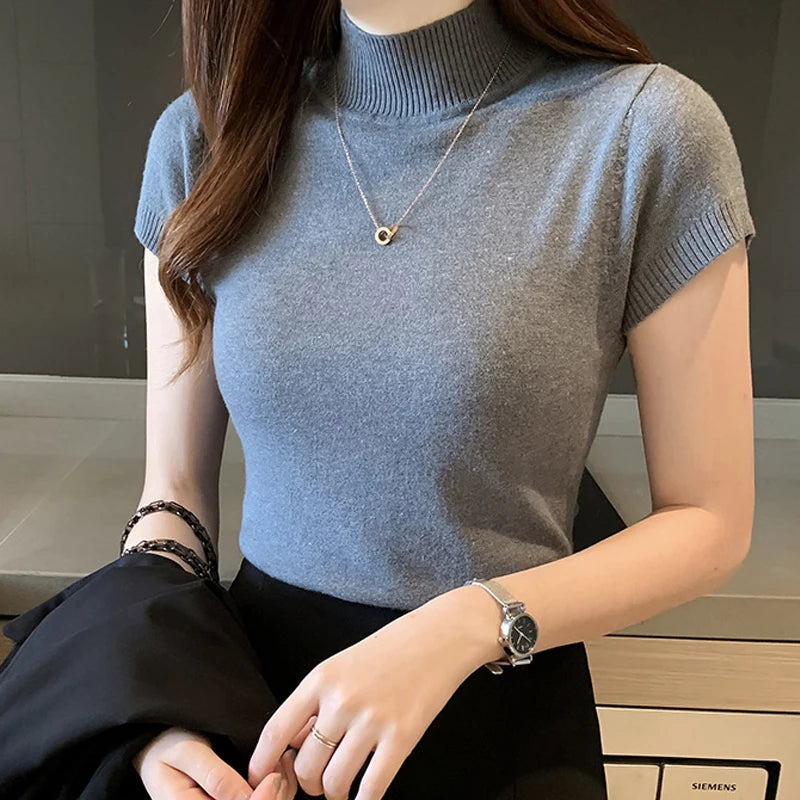 T-shirt à Col Roulé Manches Courtes – Élégance & Minimalisme Coréen