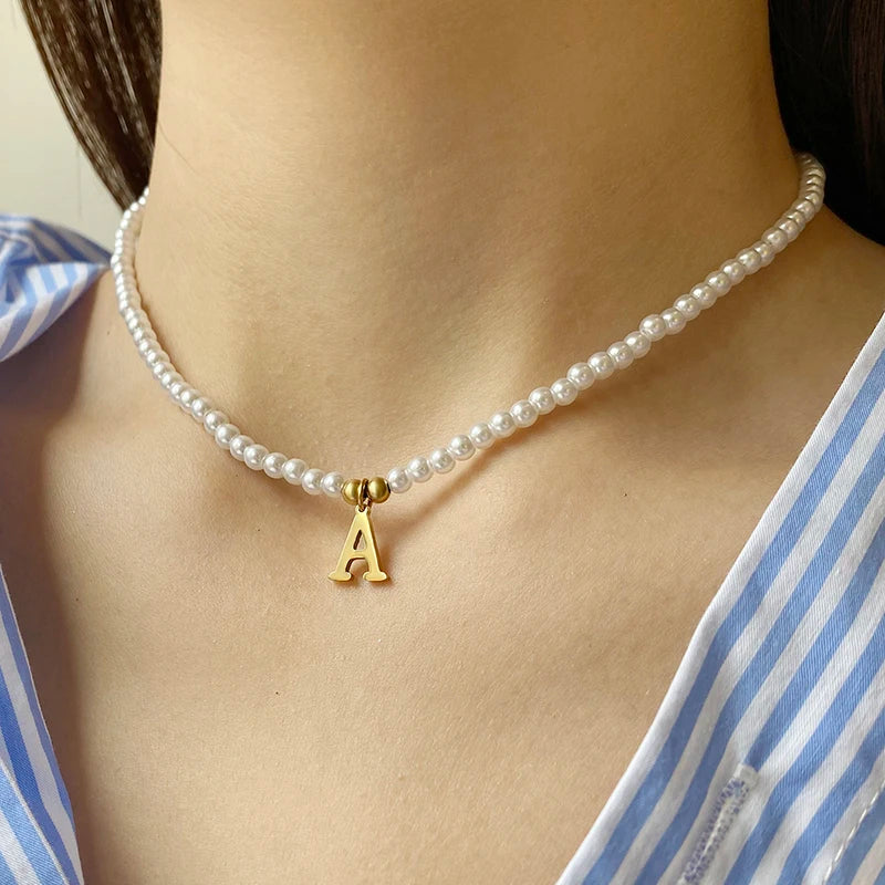 Collier Perles & Initiale – Acier Inoxydable