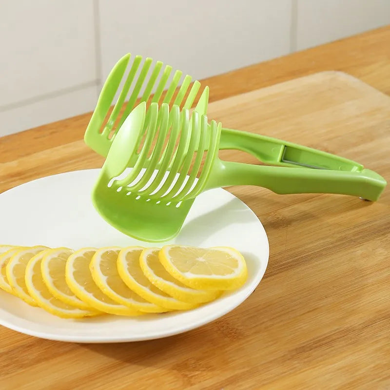 Pince Coupe-Fruits & Légumes – Pratique & Polyvalente