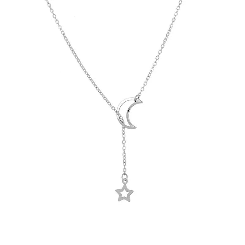 Collier à Deux Feuilles – Élégance et Simplicité