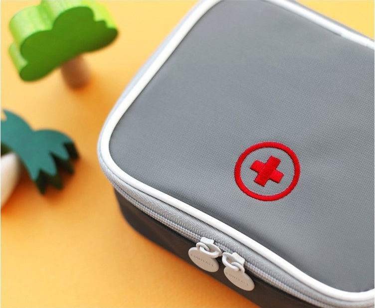 Trousse Médicale Portable – Idéale pour les Voyages