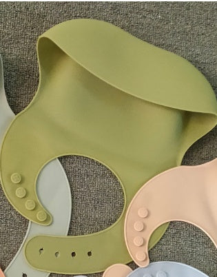 Bavoir en silicone souple et imperméable