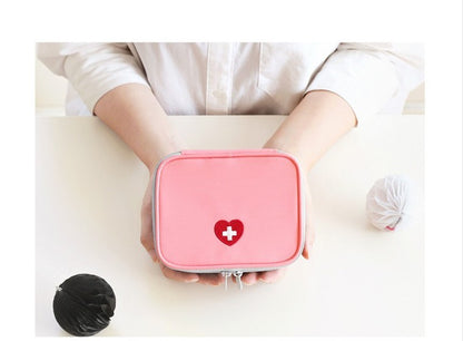 Trousse Médicale Portable – Idéale pour les Voyages