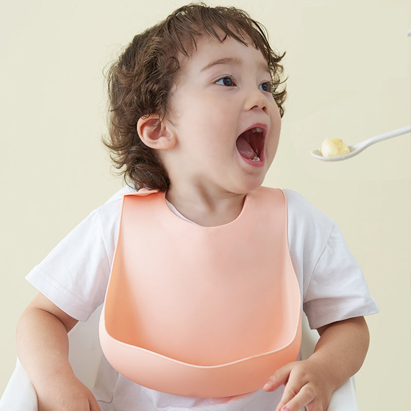 Bavoir en silicone souple et imperméable