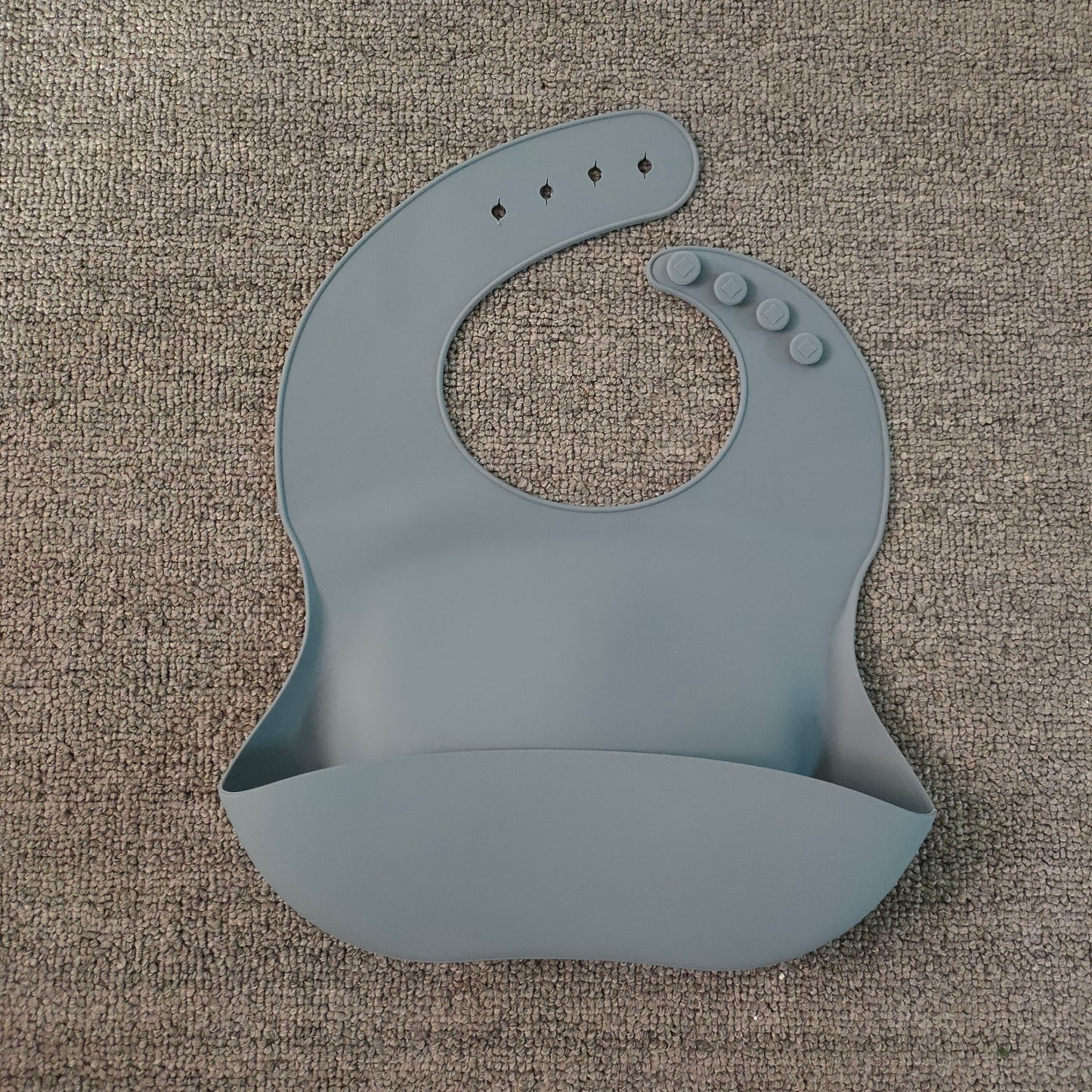 Bavoir en silicone souple et imperméable