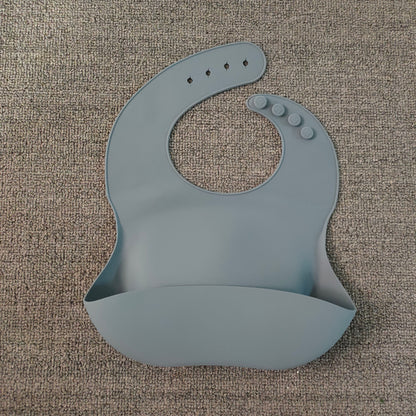 Bavoir en silicone souple et imperméable
