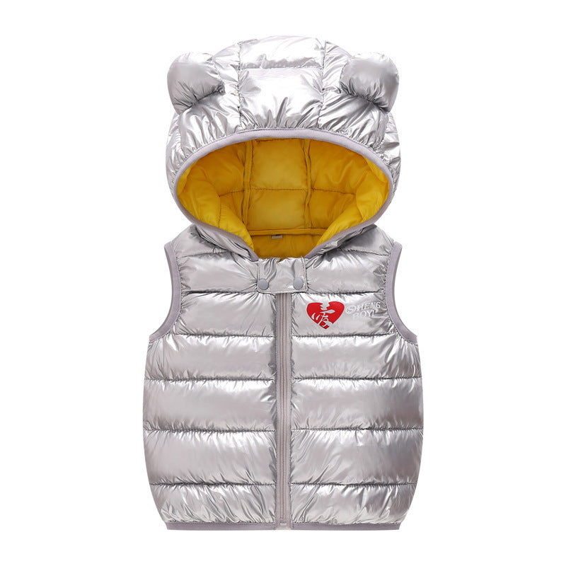 Sleeveless jackets and hooded jackets for children
