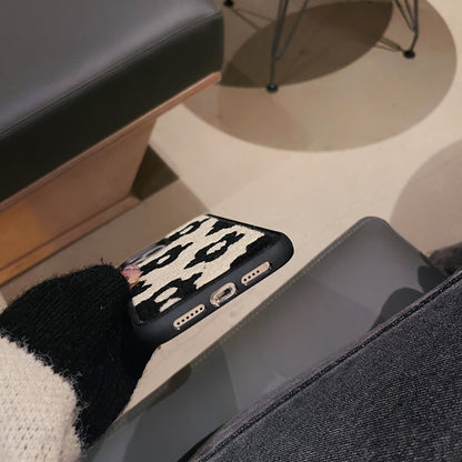 Coque Téléphone en Peluche avec Fleurs – Élégance