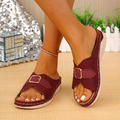 Sandales Compensées à Boucle – Confort & Style