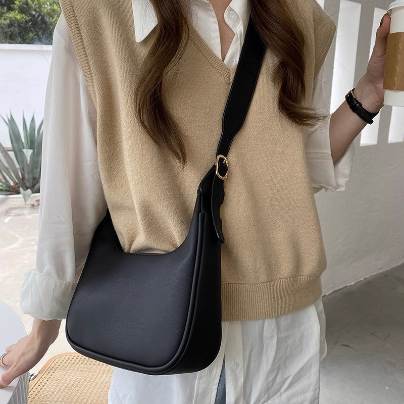 Retro Shoulder Bag – Elegance &amp; Large Capacity