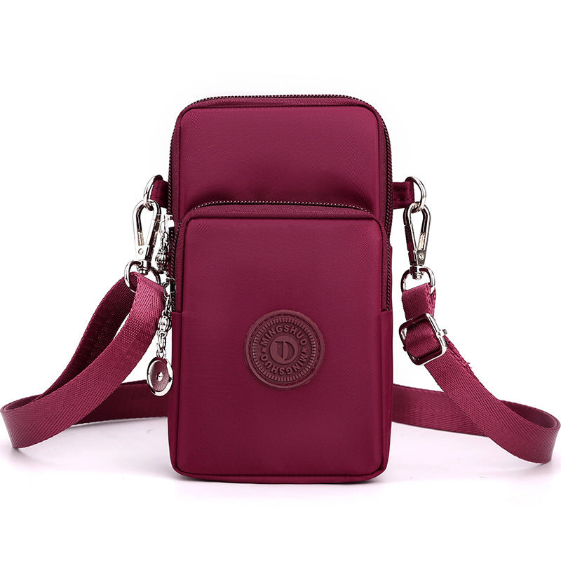 Compact Shoulder Bag – Practical &amp; Elegant