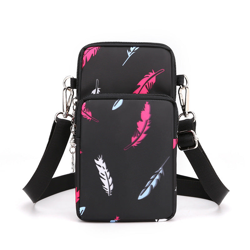 Compact Shoulder Bag – Practical &amp; Elegant