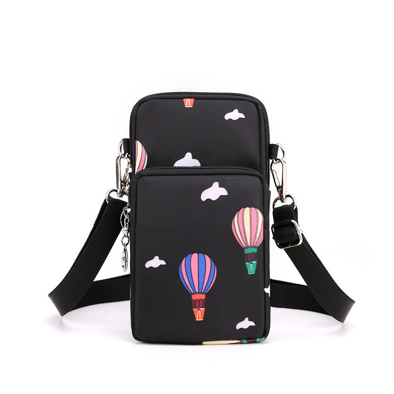 Compact Shoulder Bag – Practical &amp; Elegant