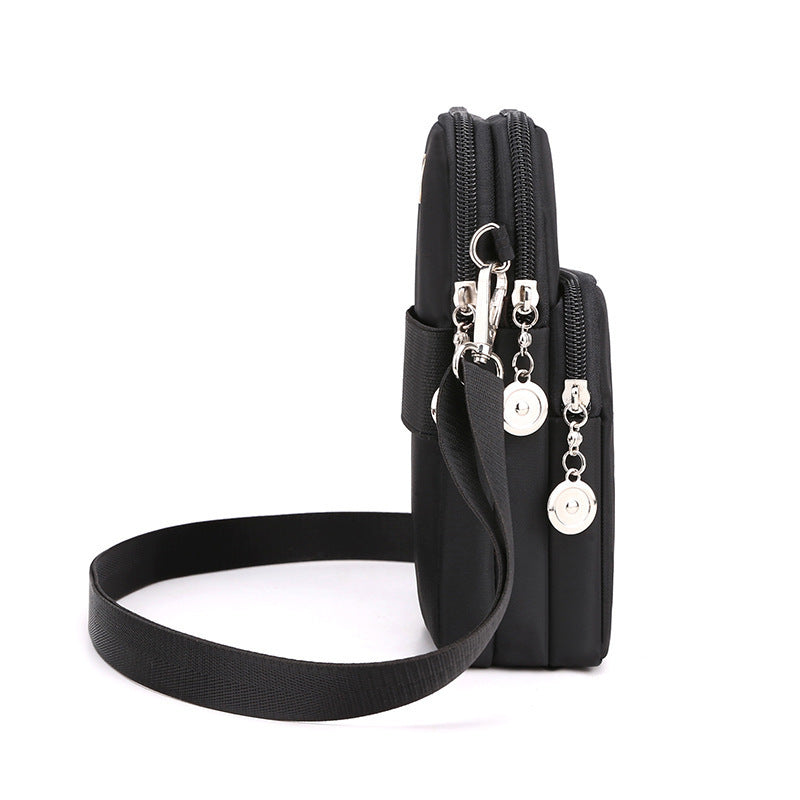 Compact Shoulder Bag – Practical &amp; Elegant