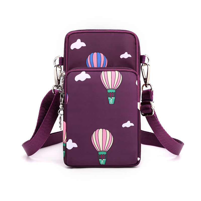 Compact Shoulder Bag – Practical &amp; Elegant
