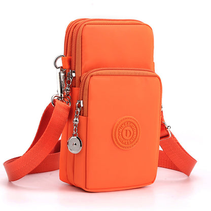 Compact Shoulder Bag – Practical &amp; Elegant