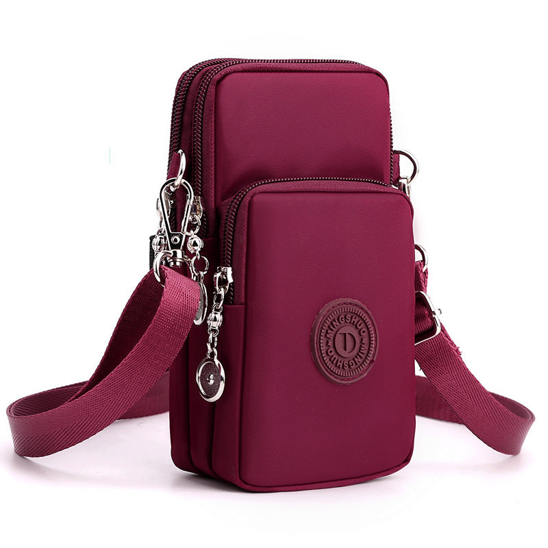 Compact Shoulder Bag – Practical &amp; Elegant