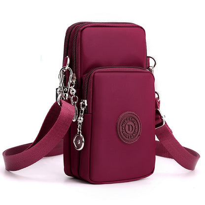 Compact Shoulder Bag – Practical &amp; Elegant