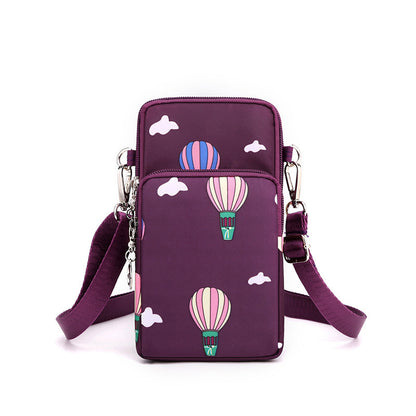 Compact Shoulder Bag – Practical &amp; Elegant