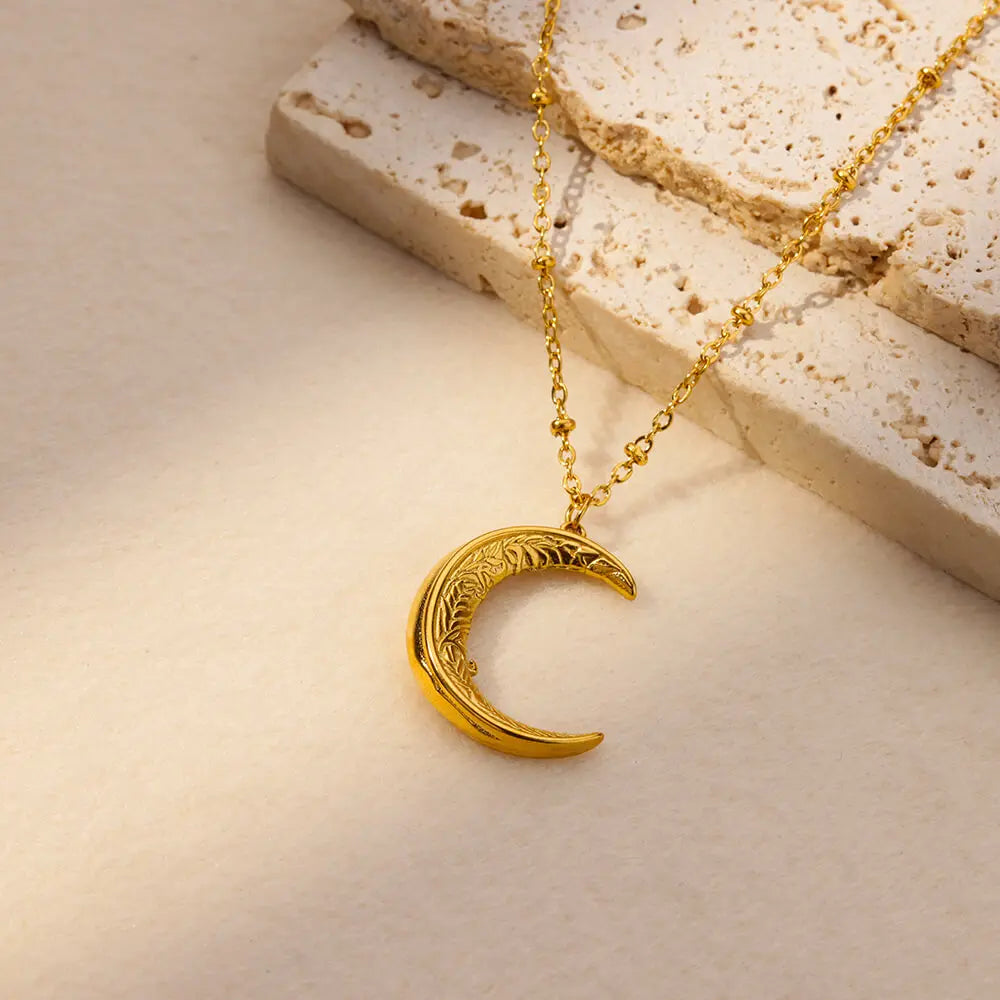 Heart Necklace – Gothic Style