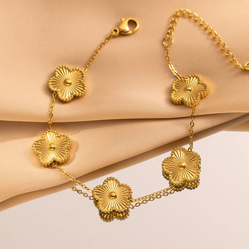 Stainless Steel Flower Bracelet – Elegance &amp; Trendy