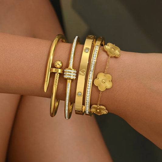 Four Leaf Clover &amp; Stud Bracelet – Stainless Steel