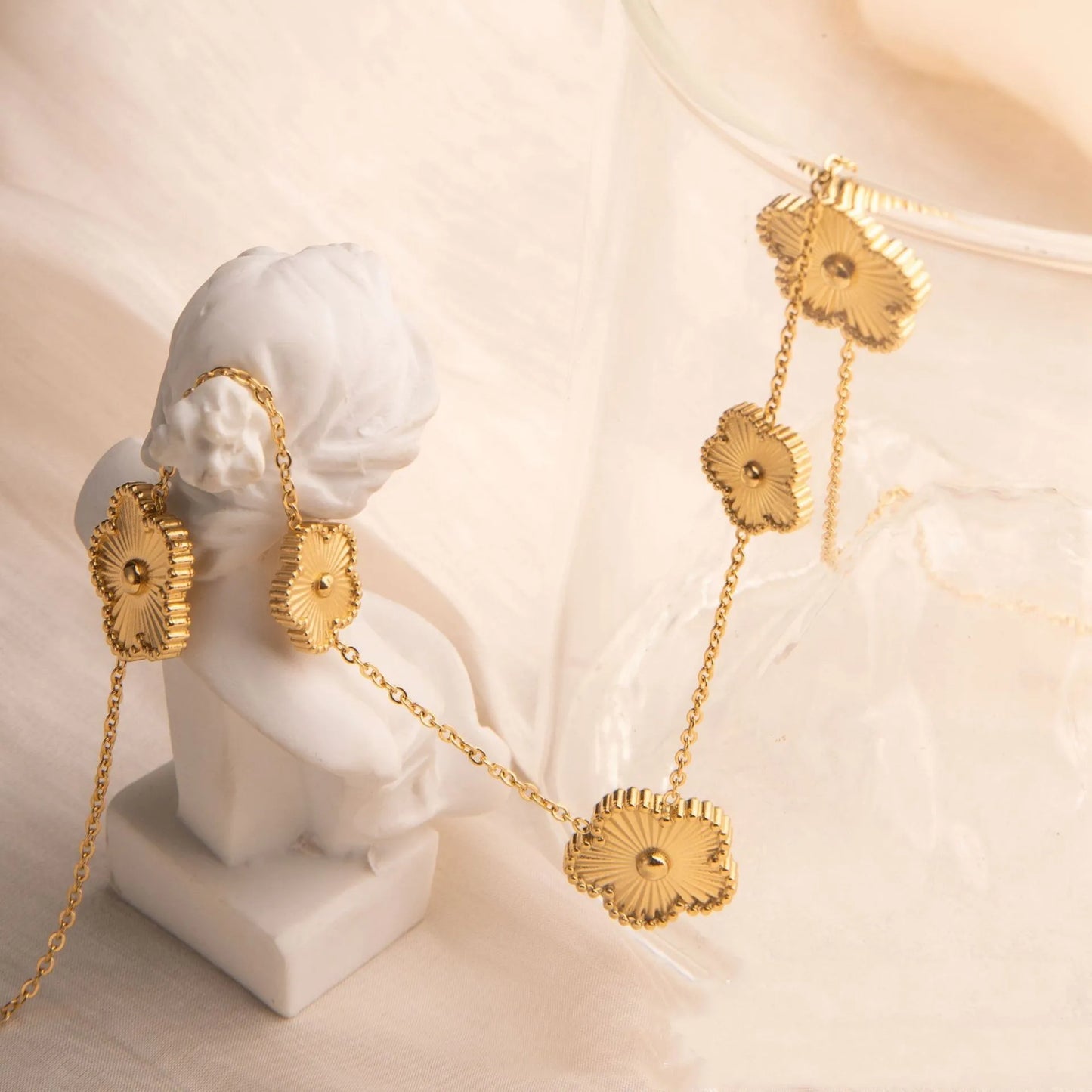 Stainless Steel Flower Bracelet – Elegance &amp; Trendy