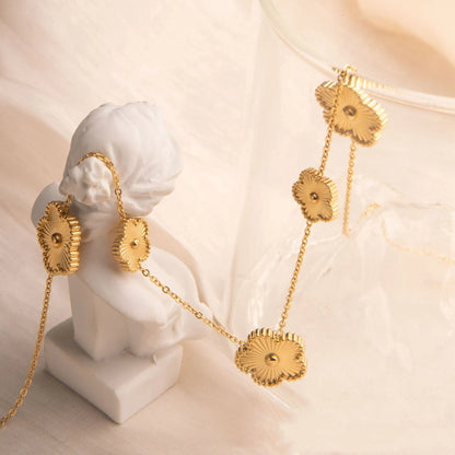 Stainless Steel Flower Bracelet – Elegance &amp; Trendy