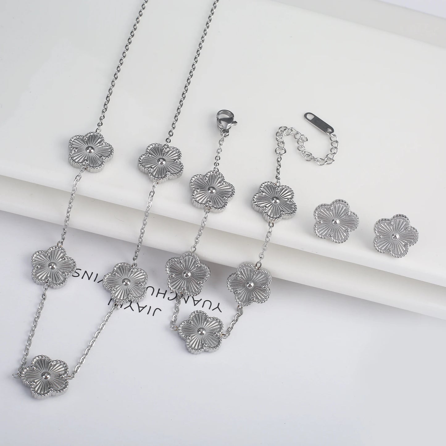 Parure Bijoux 3 Pièces Plaqué Or 18K – Élégance Florale