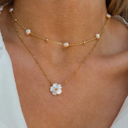 Collier Vintage Fleur en Nacre & Cœur – Acier Inoxydable Doré