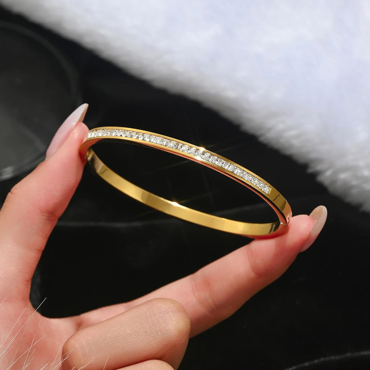 Bracelet Trèfle à Quatre Feuilles & Clou – Acier Inoxydable