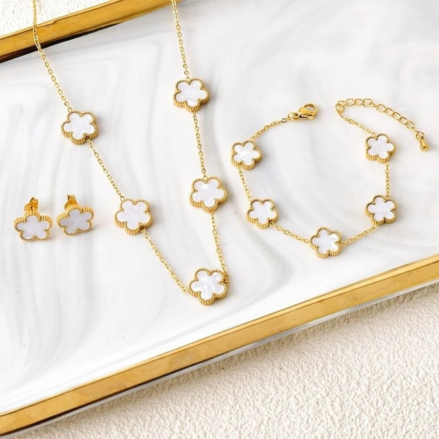 Parure Bijoux 3 Pièces Plaqué Or 18K – Élégance Florale