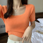 T-shirt Court Femme – Col Carré, Manches Courtes, Style