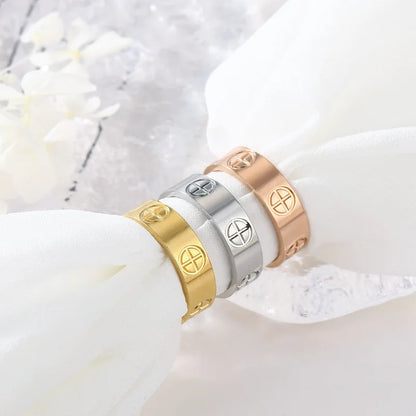 Bague Croix en Acier Inoxydable – Élégance