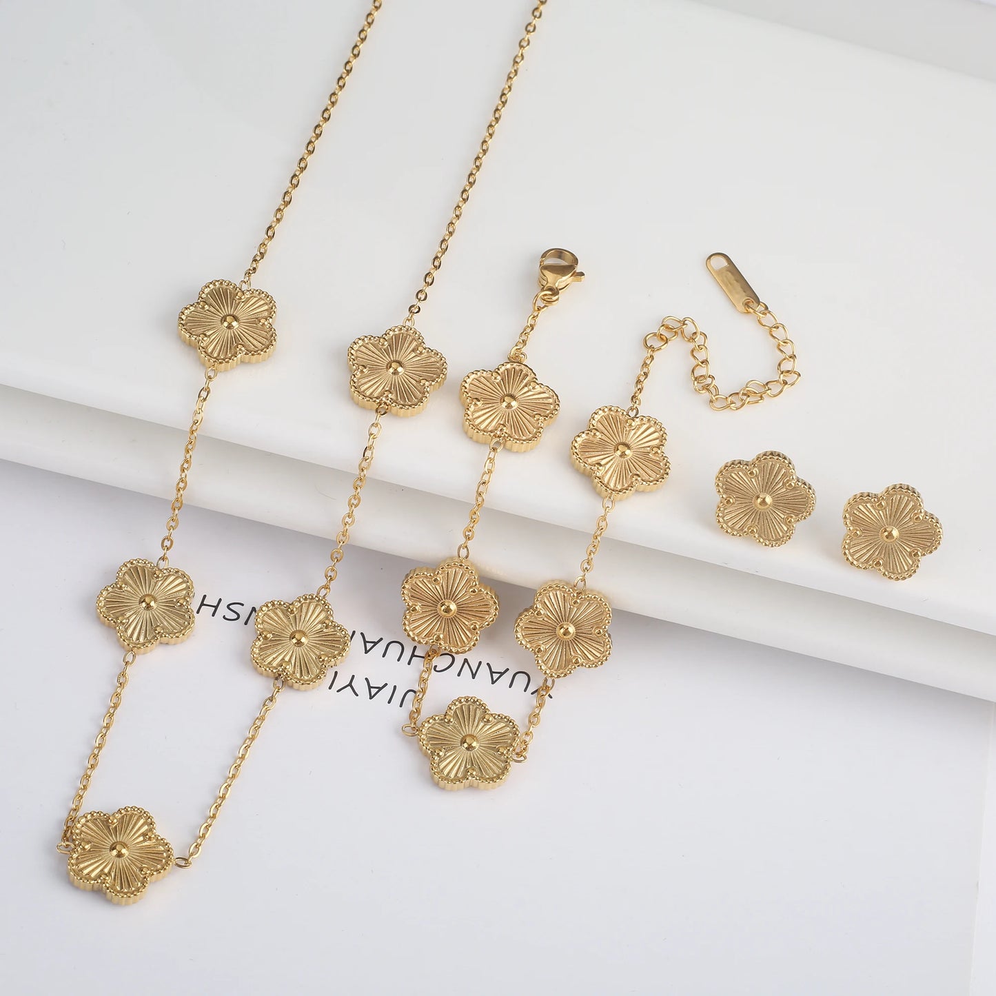 Parure Bijoux 3 Pièces Plaqué Or 18K – Élégance Florale