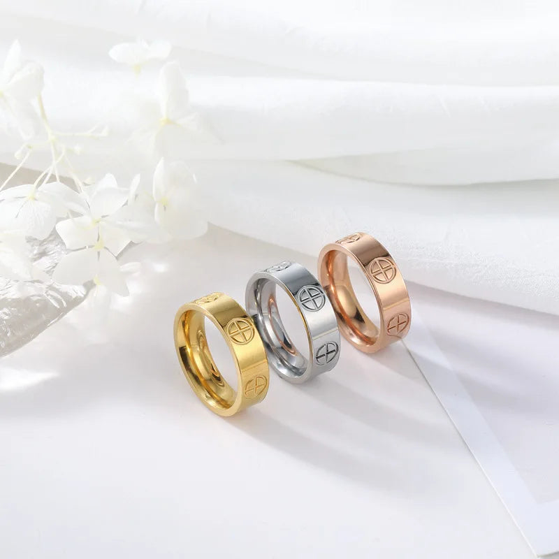 Bague Croix en Acier Inoxydable – Élégance