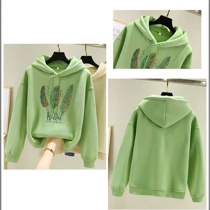 Sweat à Capuche Femme – Imprimé Plume, Chaud & Confortable