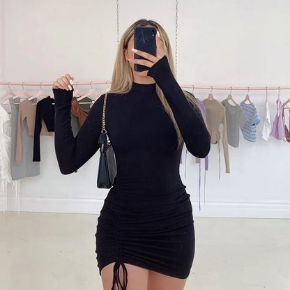 Robe Élégante à Lacets – Mini Robe Plissée & Moulante pour Soirées