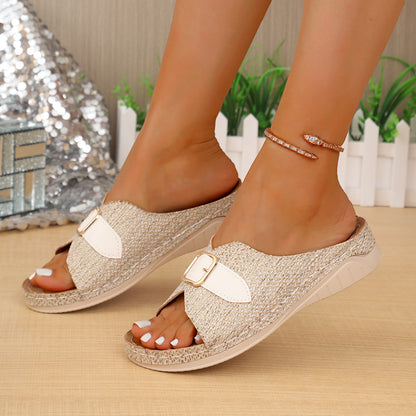 Sandales Compensées à Boucle – Confort & Style