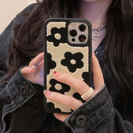 Coque Téléphone en Peluche avec Fleurs – Élégance